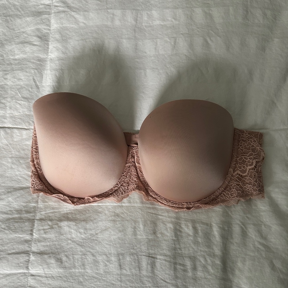 Body By Victoria Victorias Secret Lace Strapless Bra 36DD